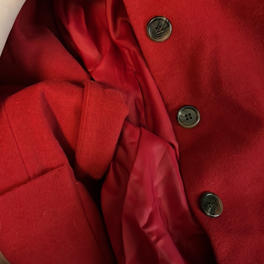 Red jacket - Picture 3 of 3